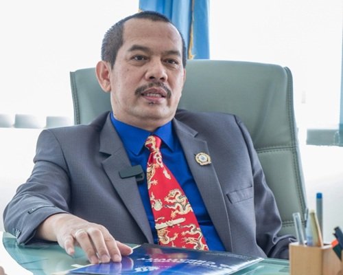 Dr. Dadang Hermawan